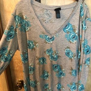 Blue flower tee